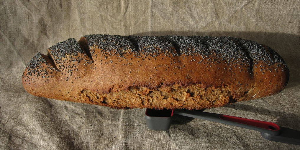 Black pepper rye bread